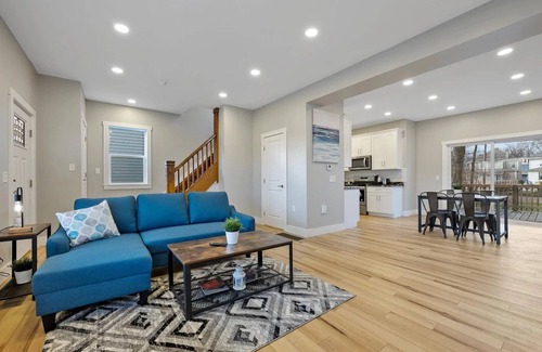 Near East Columbus Apartment | Beautiful and Spacious 3 Bedroom with FREE Parking