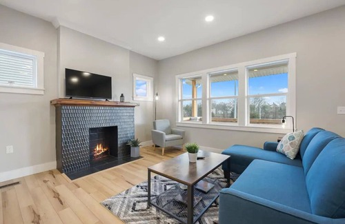 Near East Columbus Apartment | Beautiful and Spacious 3 Bedroom with FREE Parking