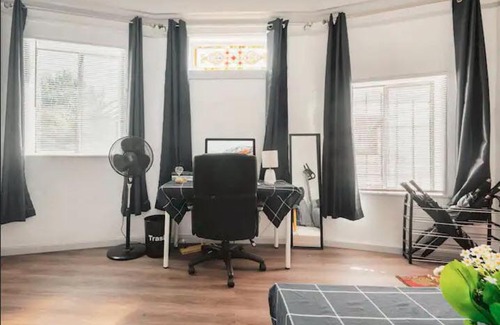 Hoover - Foster House | Beautiful and Workspace and Parking