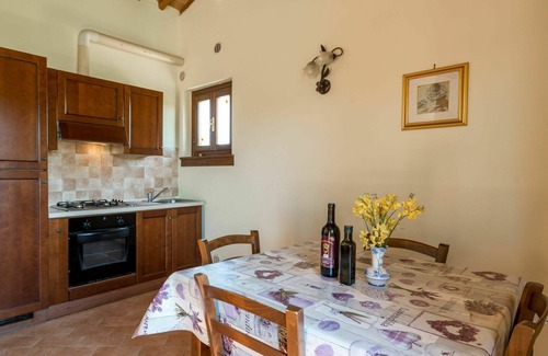 Scansano Villa | Beautiful apartment in villa for 6 people with pool, WIFI, TV, patio and pets allowed