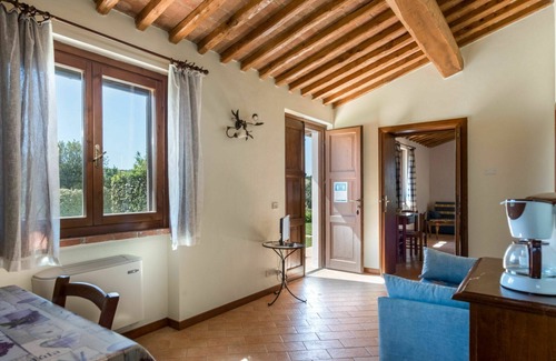 Scansano Villa | Beautiful apartment in villa for 6 people with pool, WIFI, TV, patio and pets allowed