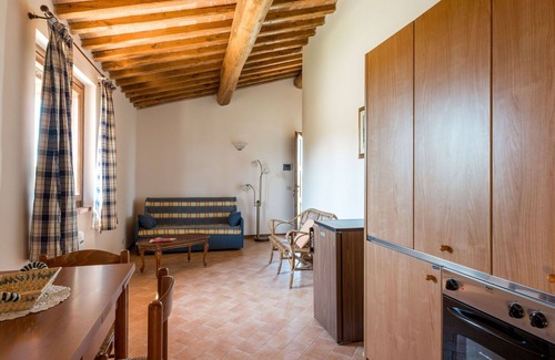 Scansano Villa | Beautiful apartment in villa for 6 people with pool, WIFI, TV, patio and pets allowed