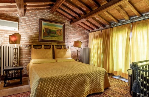 Buggiano Villa | Beautiful apartment in villa with pool, WIFI, A/C, TV, pets allowed, panoramic view and parking