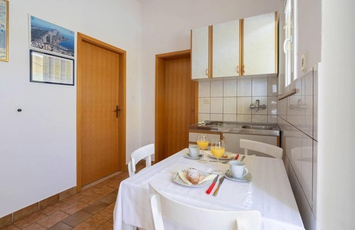 Ruskamen Apartment | Beautiful apartment in Lokva Rogoznica