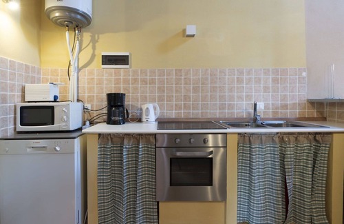 Novelli Apartment | Beautiful apartment for 8 people with pool, WIFI, TV, patio, pets allowed and panoramic view