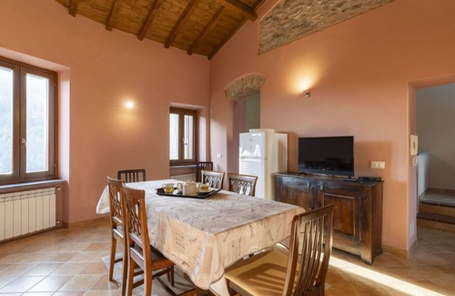 Novelli Apartment | Beautiful apartment for 8 people with pool, WIFI, TV, patio, pets allowed and panoramic view