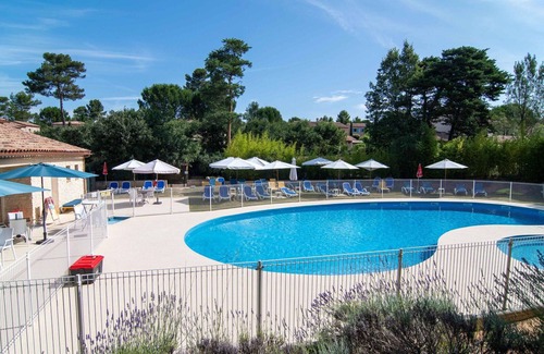 Nans-les-Pins Apartment | Beautiful apartment for 8 guests with private pool, WIFI, TV, terrace, pets allowed and parking
