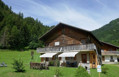 Blenio Apartment | Beautiful apartment for 4 guests with WIFI, TV, patio, pets allowed and panoramic view