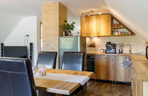 Balatonszemes Apartment | Beautiful apartment for 6 guests with A/C, WIFI, TV and balcony