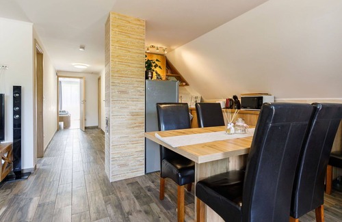 Balatonszemes Apartment | Beautiful apartment for 6 guests with A/C, WIFI, TV and balcony