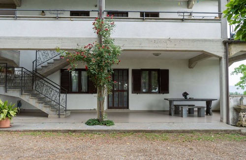 Bolsena Villa | Beautiful apartment in villa for 6 guests with pool, WIFI, TV and terrace