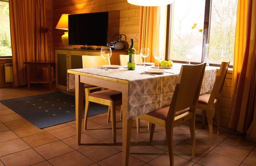 Hasselfelde House | Beautiful apartment in villa for 4 guests with WIFI, TV, terrace, pets allowed and parking