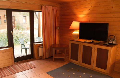 Hasselfelde House | Beautiful apartment in villa for 4 guests with WIFI, TV, terrace, pets allowed and parking