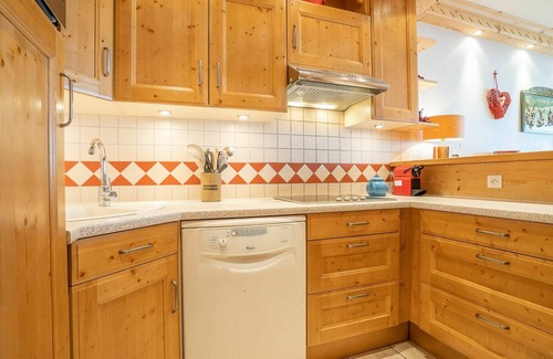 Tignes Apartment | Beautiful apartment for 8 people with WIFI, TV and balcony