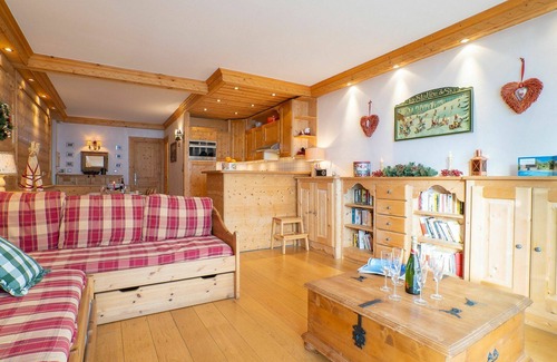 Tignes Apartment | Beautiful apartment for 8 people with WIFI, TV and balcony