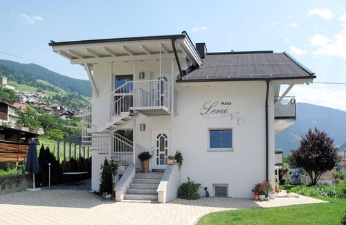 Fliess Apartment | Beautiful apartment for 9 people with WIFI, TV, balcony and pets allowed