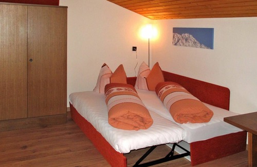 Prutz Apartment | Beautiful apartment for 6 guests with WIFI, TV, terrace, pets allowed and parking