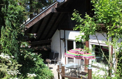 Immerath Apartment | Beautiful apartment for 22 guests with WIFI, TV, terrace, pets allowed and parking