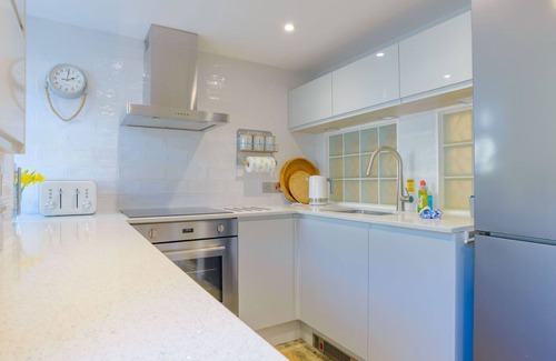 Trebarwith Apartment | Beautiful apartment for 4 guests with WIFI, TV, patio and pets allowed