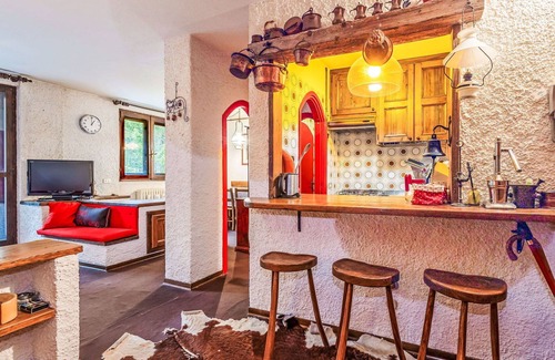 Madesimo Apartment | Beautiful apartment for 5 guests with WIFI, TV, terrace and pets allowed