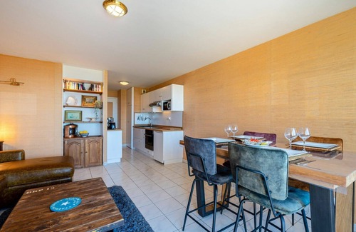 Morbihan Apartment | Beautiful apartment for 4 people with WIFI, TV, balcony and pets allowed