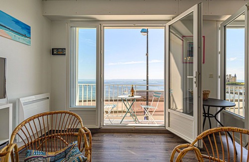 Morbihan Apartment | Beautiful apartment for 4 guests with WIFI, TV and balcony
