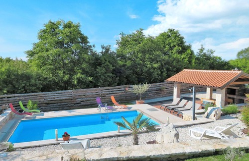 Matohanci Apartment | Beautiful apartment for 3 people with WIFI, A/C, pool, TV, terrace and pets allowed