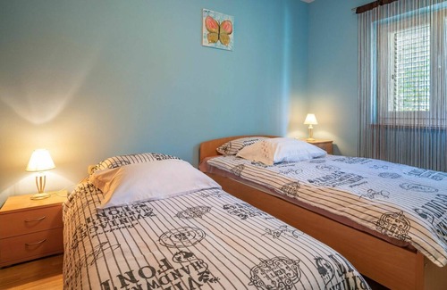 Kuceli Apartment | Beautiful apartment for 5 guests with A/C, WIFI, TV, terrace, pets allowed and parking