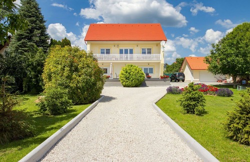 Cserszegtomaj Apartment | Beautiful apartment for 4 people with A/C, WIFI, TV and terrace