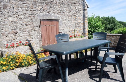 Plozevet Villa | Beautiful apartment in villa for 4 people with WIFI