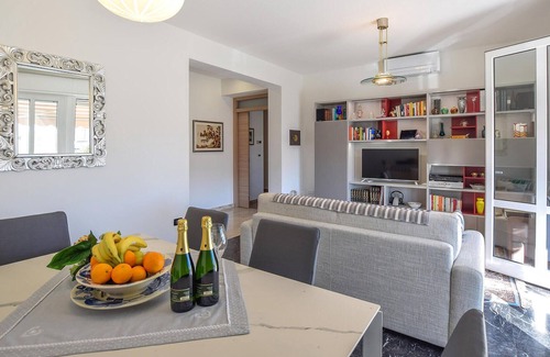 Abano Terme Apartment | Beautiful Apartment in Abano Terme With Wifi and 2 Bedrooms