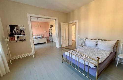 Hattingen Apartment | Beautiful apartment in a historic villa