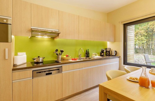 Morton House | Beautiful apartment in villa for 6 guests with hot tub, pool, WIFI, TV, terrace and parking