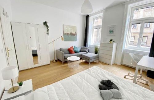 Schottenfeld Apartment | Beautiful Apartment in hip area with 3 bed rooms