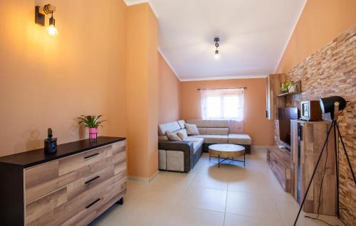 Cabrunici Apartment | Beautiful Apartment In Cabrunici