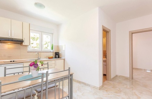 Bratus Apartment | Beautiful apartment in Krvavica