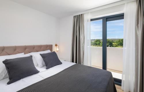 Rogoznica Apartment | Beautiful Apartment In Rogoznica
