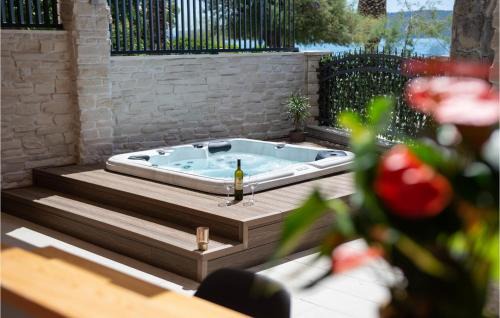 Kastel Gomilica Apartment | Beautiful Apartment In Kastel Gomilica
