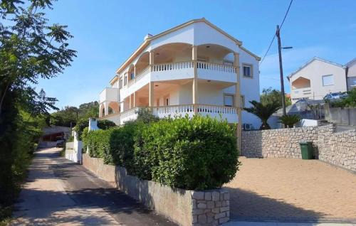 Lukoran Apartment | Beautiful Apartment In Lukoran With Wifi
