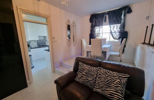 Rochester Apartment | Beautiful apartment in the heart of Rochester