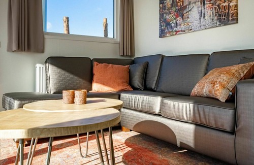 Linden House | Beautiful apartment in villa for 4 people with WIFI, TV, terrace and parking