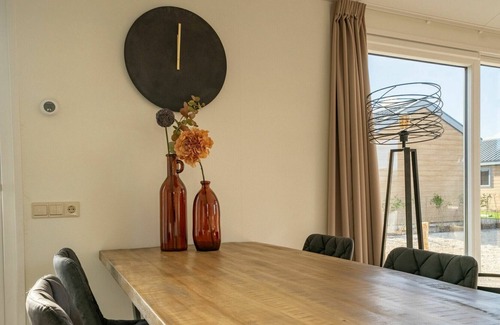 Linden House | Beautiful apartment in villa for 4 people with WIFI, TV, terrace and parking