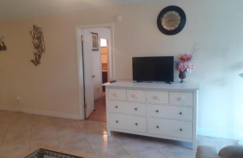 Miami Gardens Apartment | Beautiful apartment