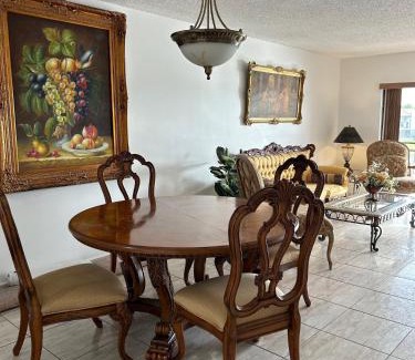 Fontainebleau Apartment | Beautiful apartment with very elegant colonial decoration