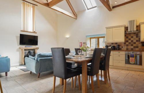 Ilfracombe House | Beautiful Barn Conversion with Games Room