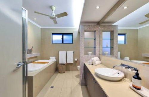 Bayview House | Beautiful Bayview - King Beds, Pool Water Frontage