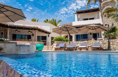 Buzzards Villa | Beautiful Beachfront Villa in Cabo Encanto