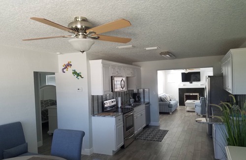 Ormond Beach Manors House | Beautiful Beach House 🏖 Few steps from the beach 👣