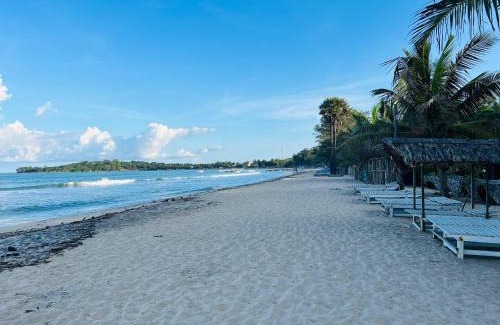Pottuvil Division 2 Hotel | Beautiful Beach
