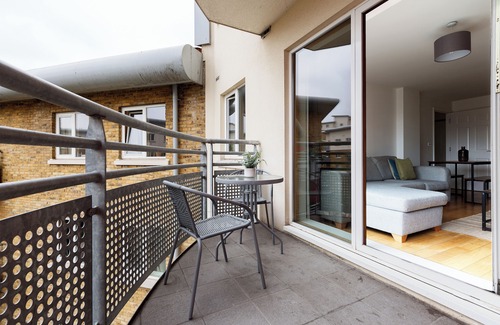 Bow Apartment | Beautiful Bow Apartment